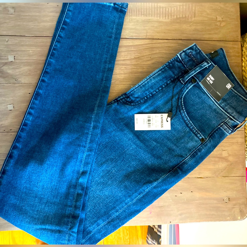NWT Express Mid Rise Skinny Jeans